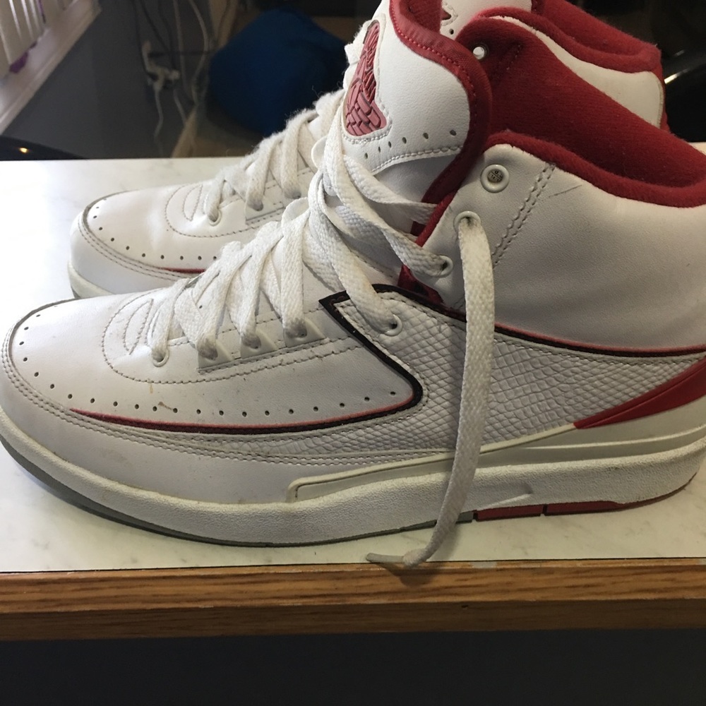 Jordan 2s - Picture 2 of 5